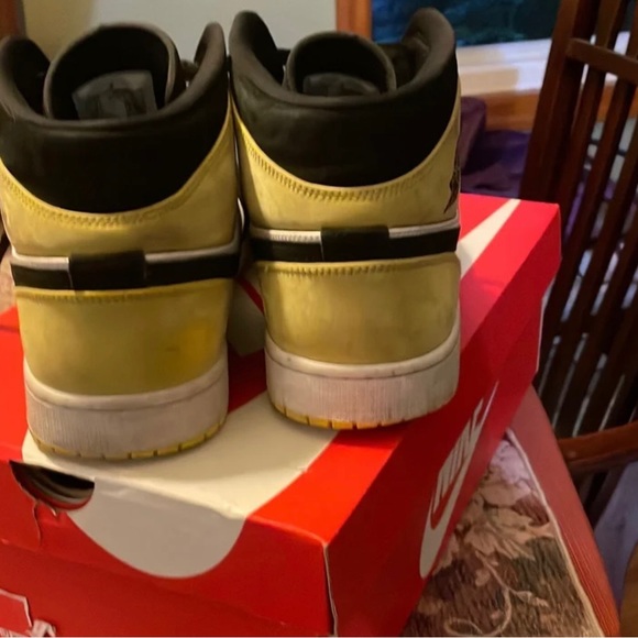 Air Jordan one yellow toe - Picture 3 of 9